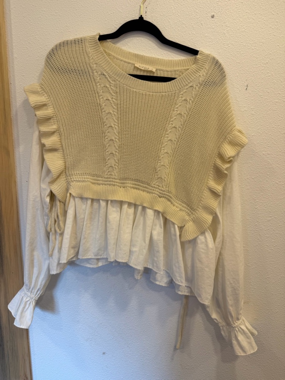 ILLA ILLA Cream Cable Knit Sweater